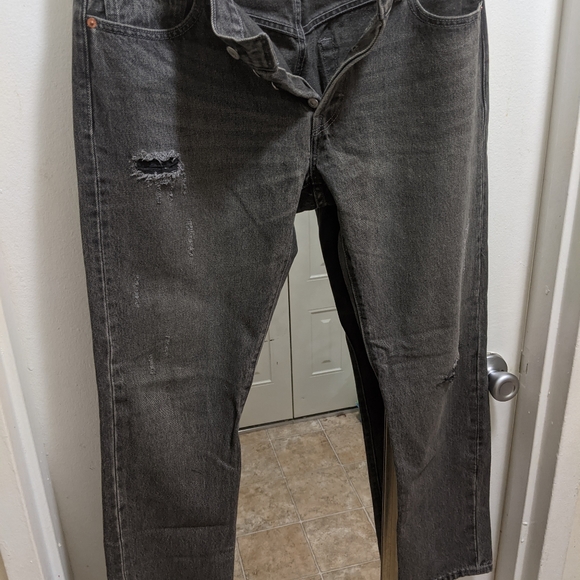Distressed Jean - Picture 6 of 6